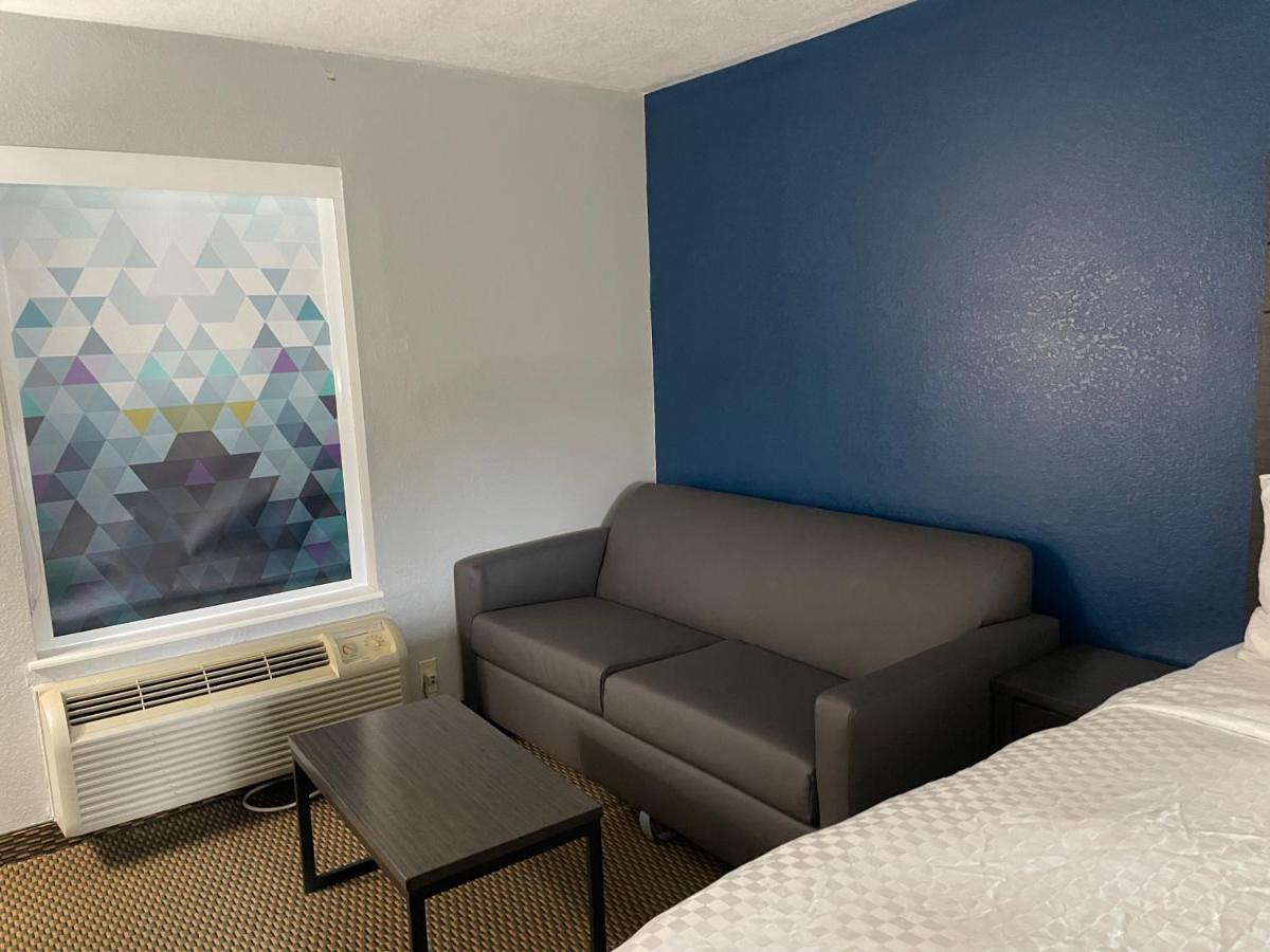 Clairmont Inn & Suites - Warren المظهر الخارجي الصورة