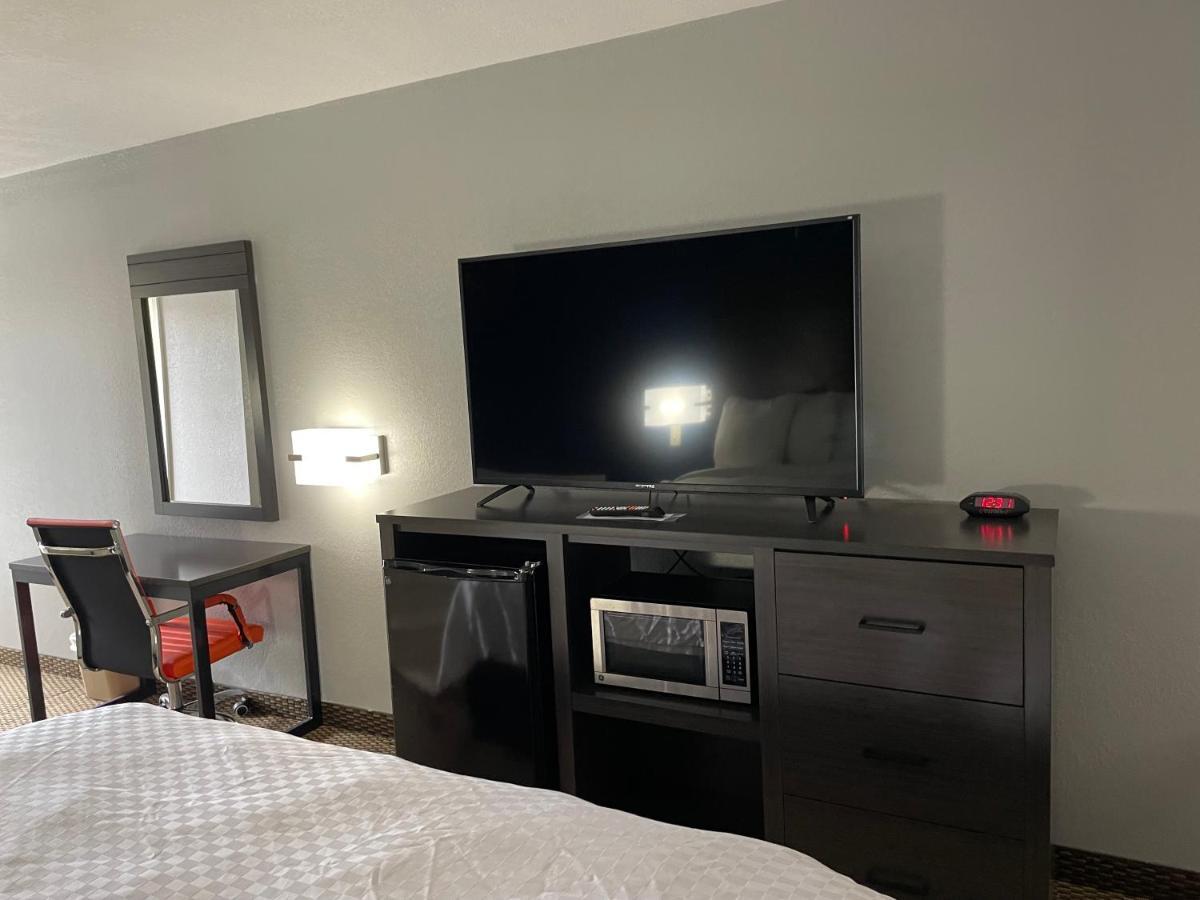 Clairmont Inn & Suites - Warren المظهر الخارجي الصورة