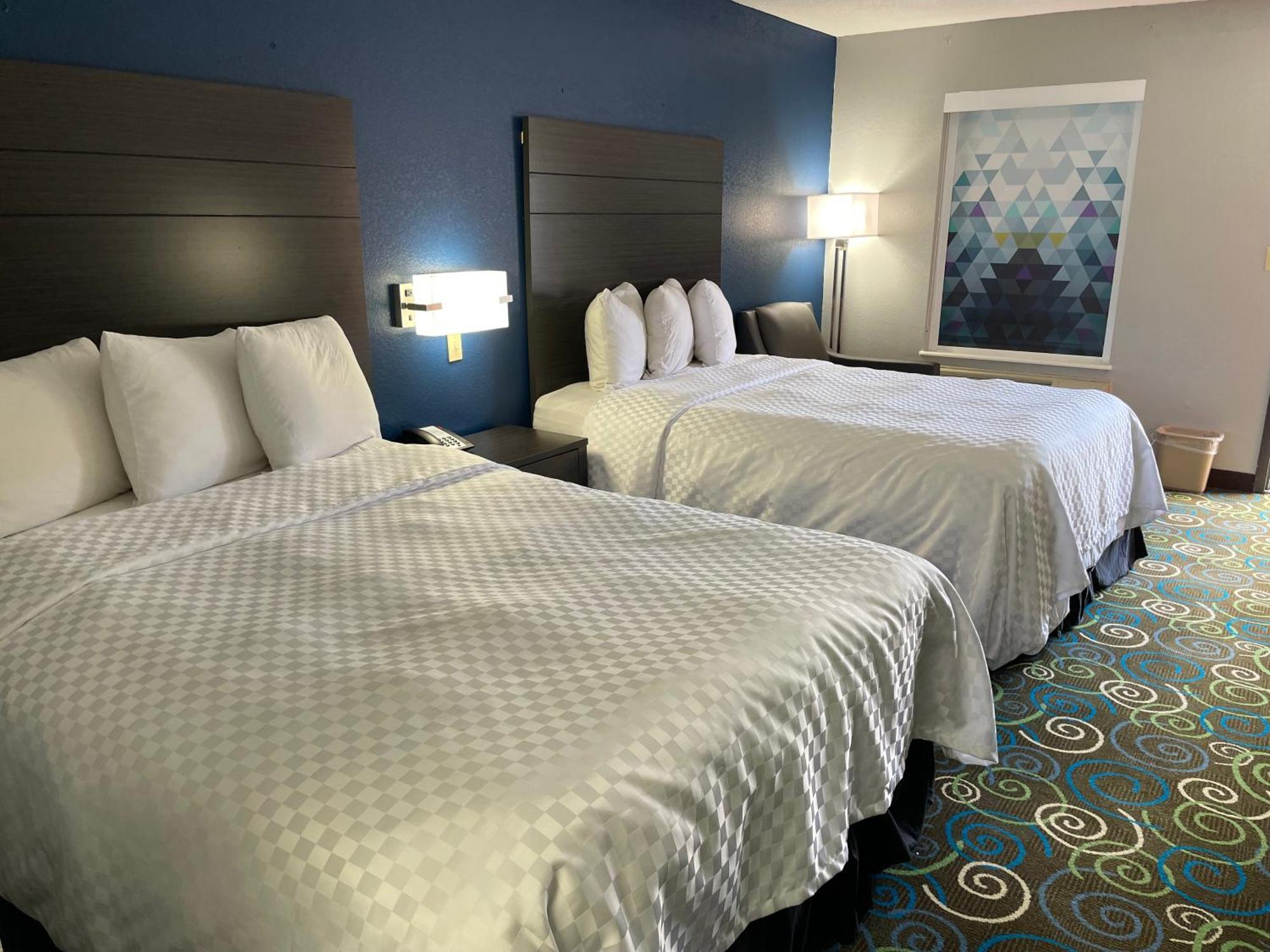 Clairmont Inn & Suites - Warren المظهر الخارجي الصورة