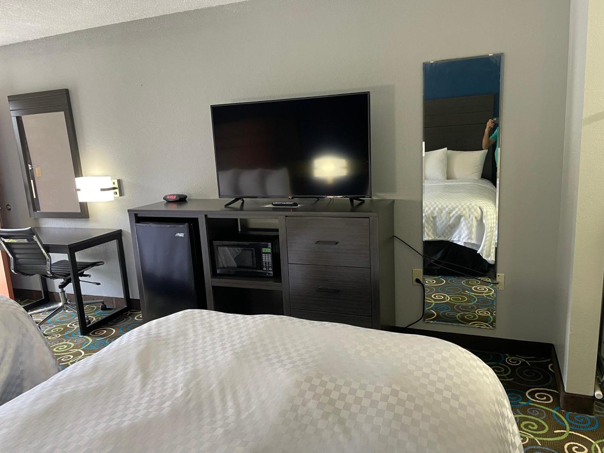 Clairmont Inn & Suites - Warren المظهر الخارجي الصورة