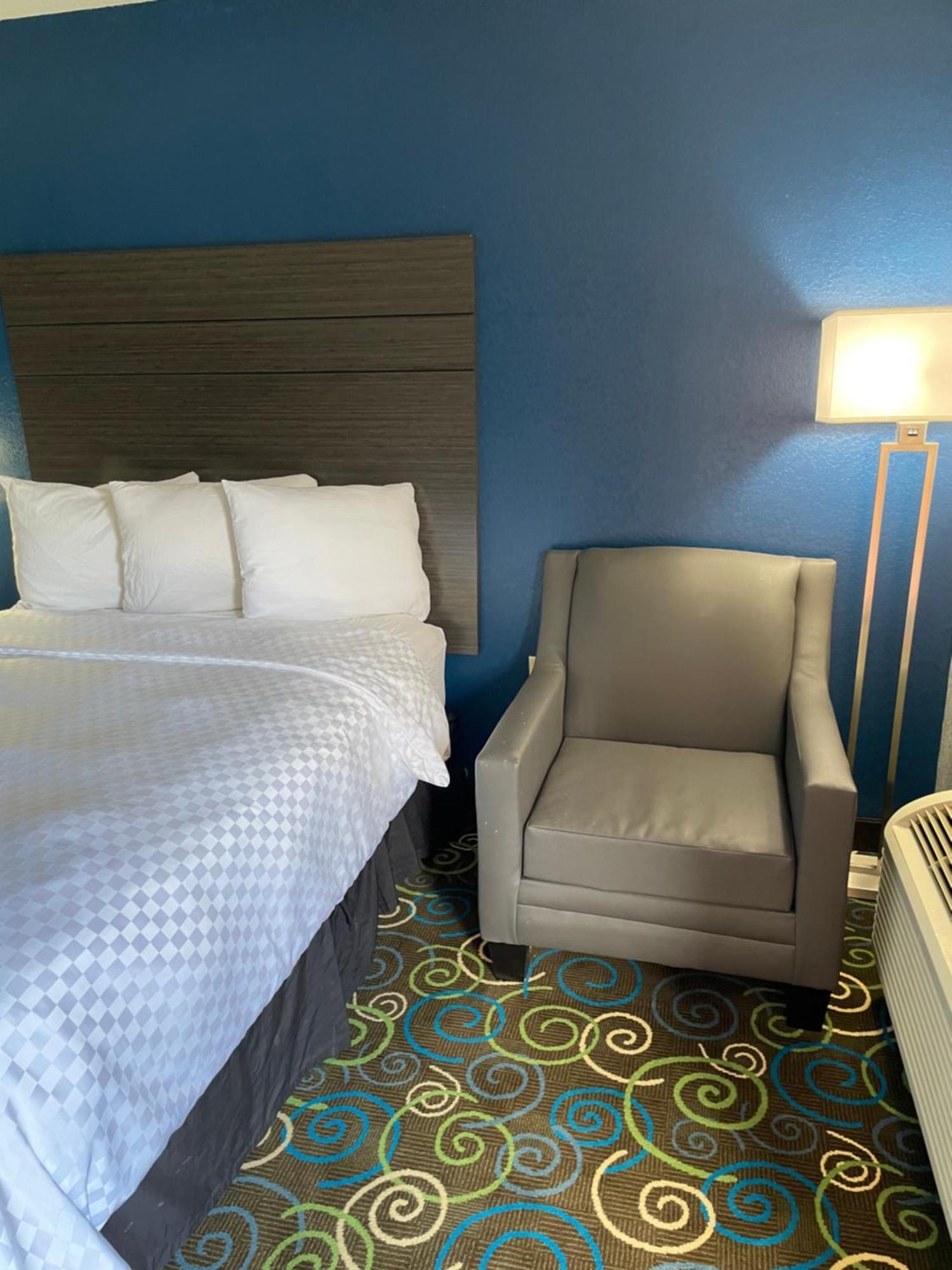Clairmont Inn & Suites - Warren المظهر الخارجي الصورة
