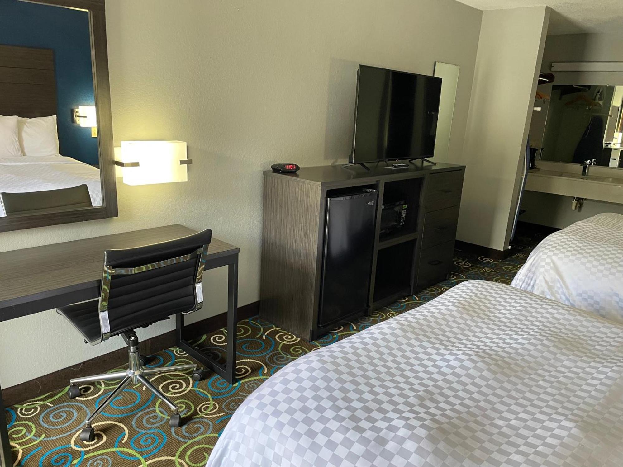 Clairmont Inn & Suites - Warren المظهر الخارجي الصورة