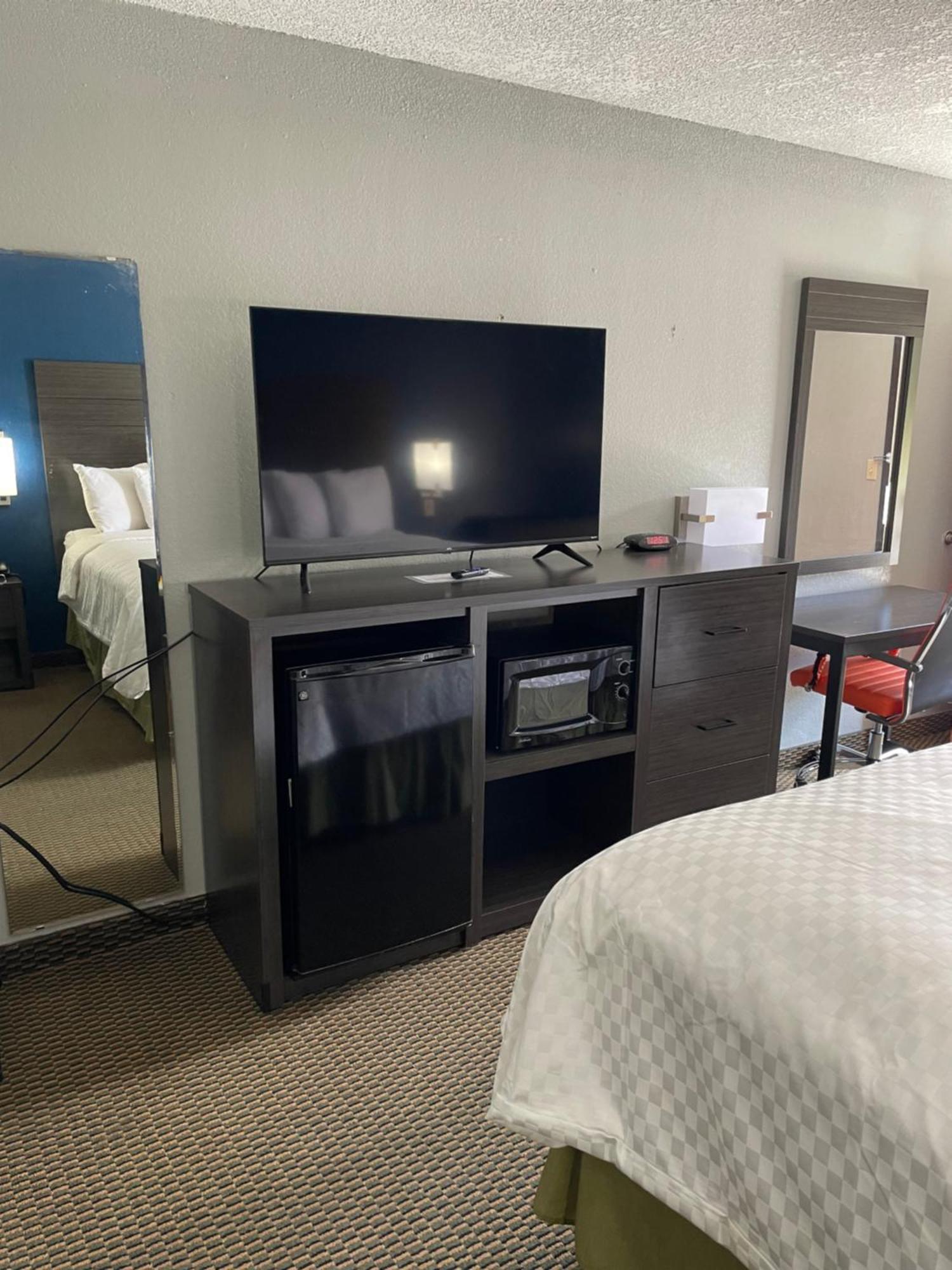 Clairmont Inn & Suites - Warren المظهر الخارجي الصورة