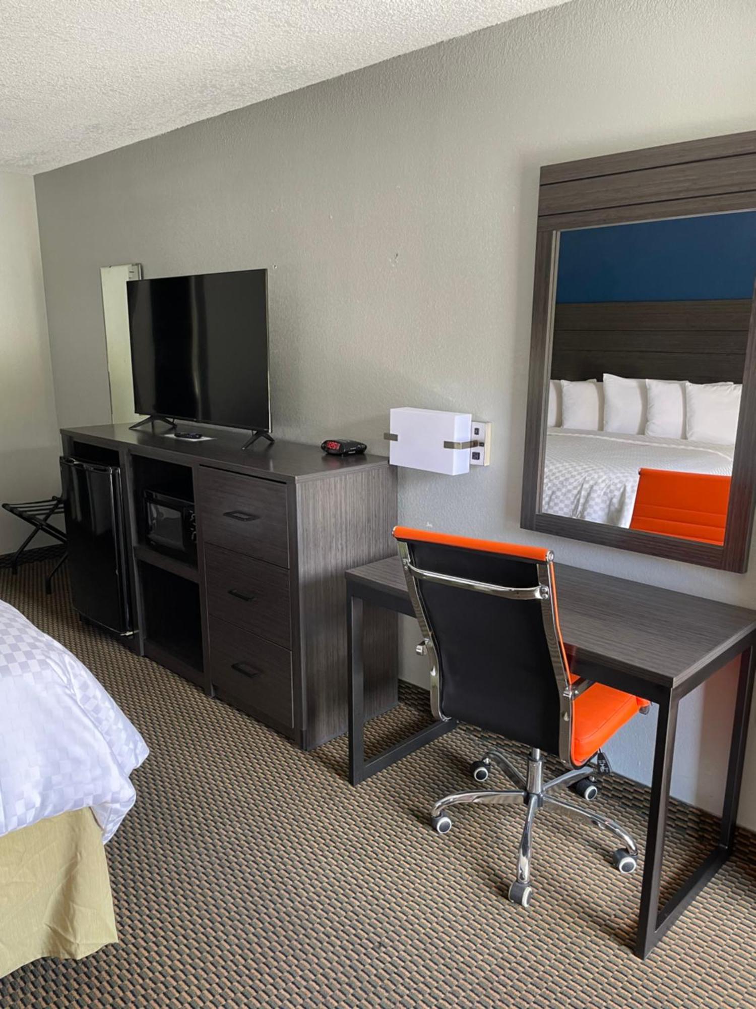 Clairmont Inn & Suites - Warren المظهر الخارجي الصورة