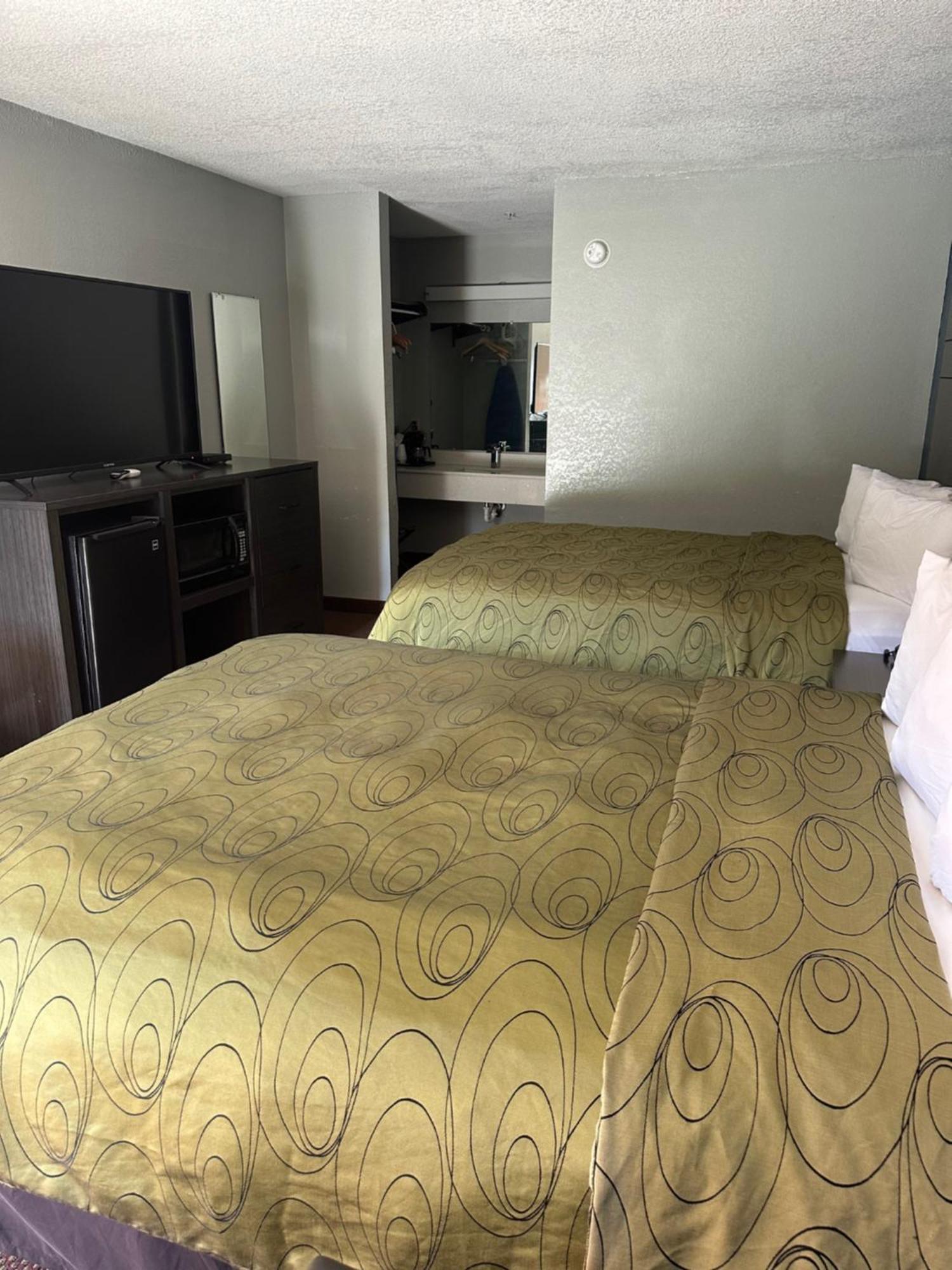 Clairmont Inn & Suites - Warren المظهر الخارجي الصورة