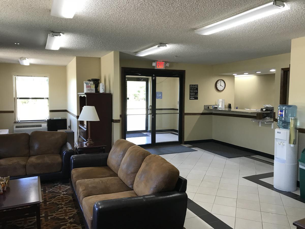 Clairmont Inn & Suites - Warren المظهر الخارجي الصورة
