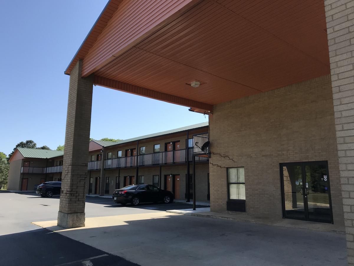 Clairmont Inn & Suites - Warren المظهر الخارجي الصورة