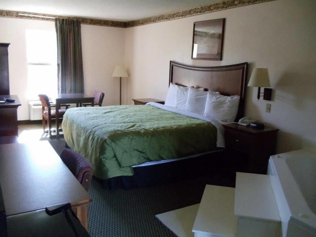 Clairmont Inn & Suites - Warren المظهر الخارجي الصورة